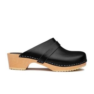 Swedish Hasbeens Husband clogs in black
